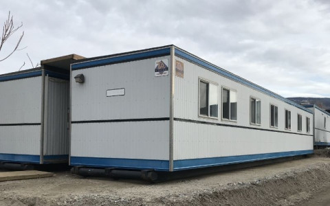 Exterior of a temporary shelter building at 1706 Main Street in Penticton.